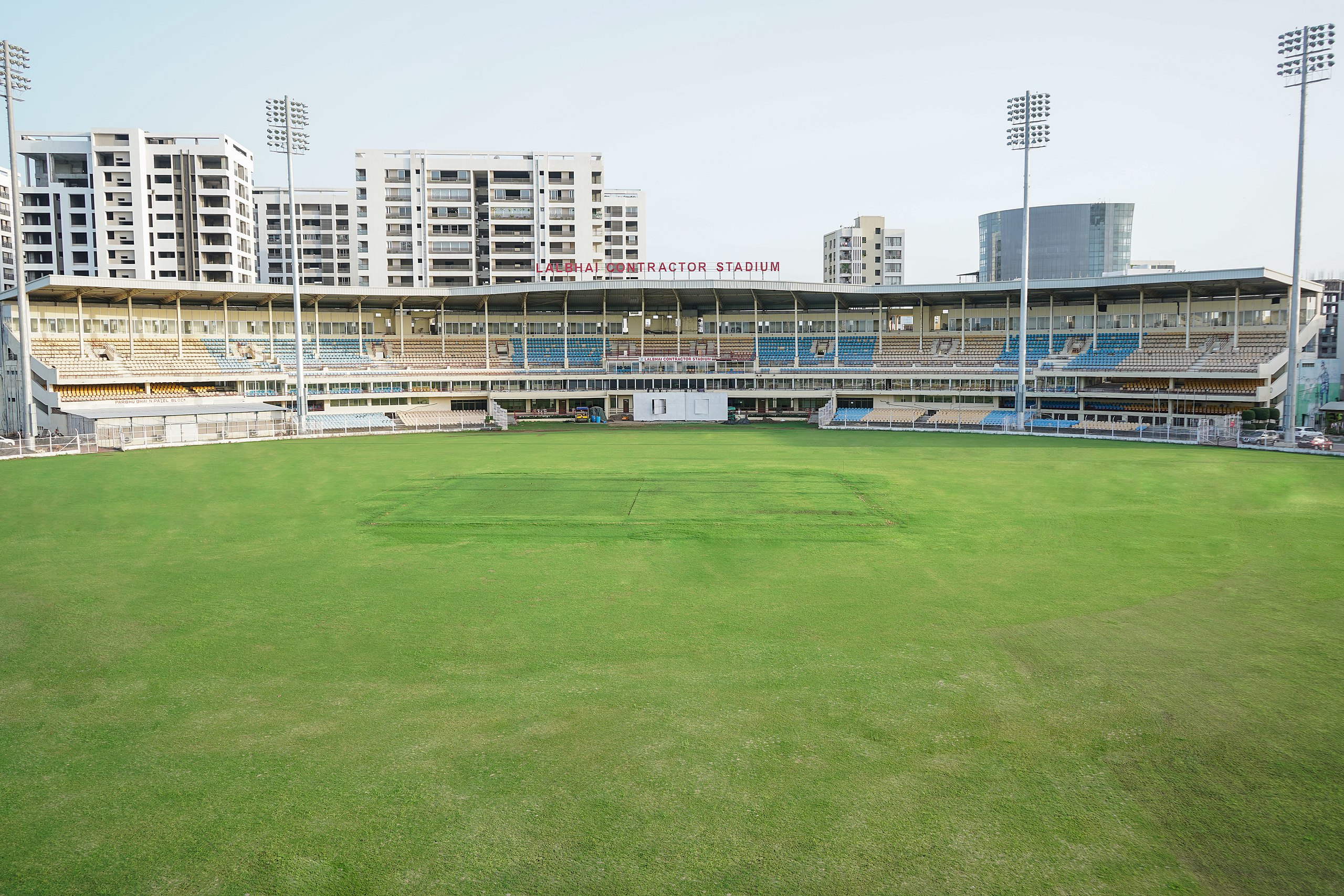 File:Lalbhai Contractor Stadium Wide view.jpg - Wikimedia Commons