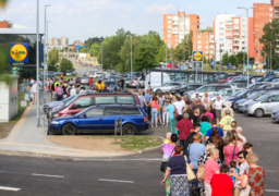 Ouverture d'un Lidl en 2016 à Vilnius, Lituanie.