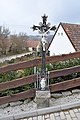 English: Wayside cross in the village of Litoradlice, České Budějovice District, the Czech Republic. Čeština: Kříž u silnice ve vesnici Litoradlice, okres České Budějovice.