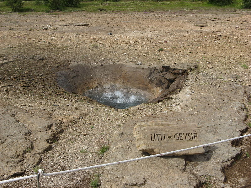 File:Little geyser in Iceland.jpg