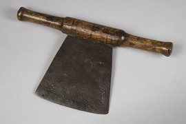 19th century Italian knife for meat (mannaia tritacarne), resembling an ulu and having a similar function