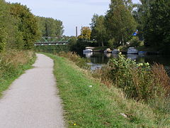 Embarcadère et pont sur la Sambre.