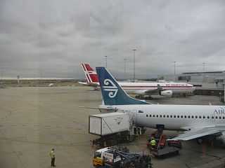 Melbourne International Airport By ╚ DD╔ from Male, Maldives (Melbourne Uploaded by russavia) [CC-BY-SA-2.0 (https://creativecommons.org/licenses/by-sa/2.0)], via Wikimedia Commons