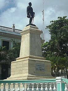 Monumento a Manuel Cepeda Peraza, Mérida, Yucatán (01a).jpg