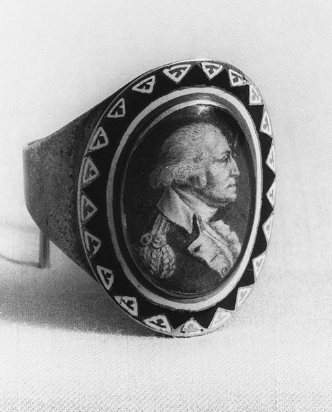 File:Mourning Ring MET 25512.jpg