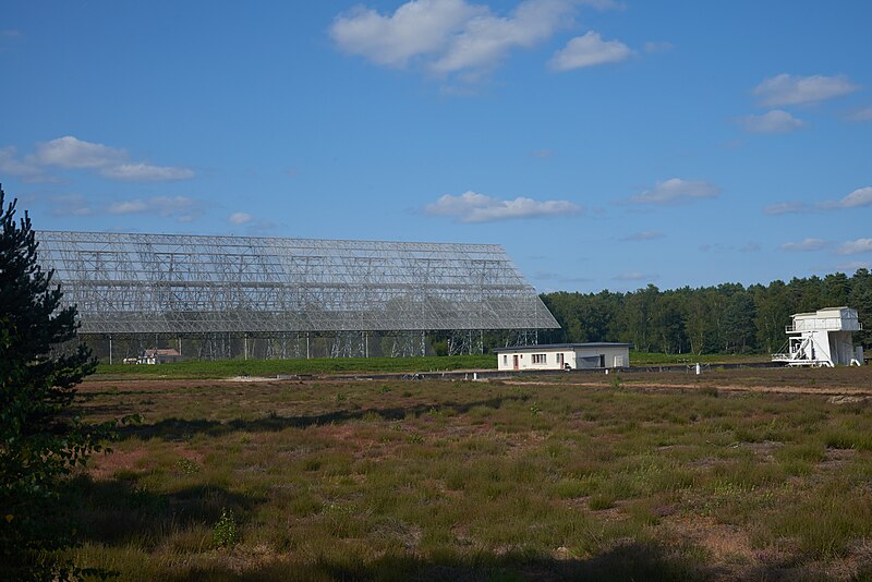 File:Nançay Observatory C.jpg