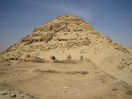 Neferirkare se piramide by Aboesir.
