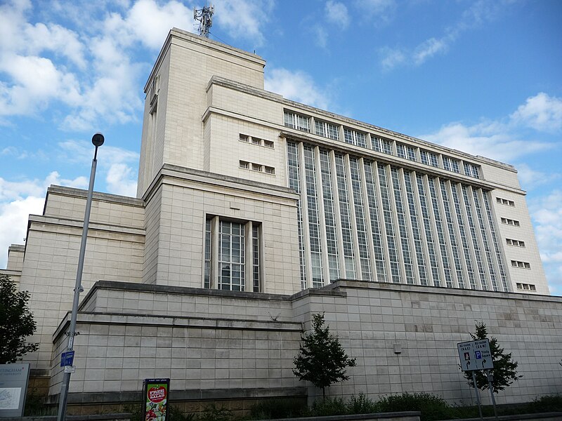 File:Newton Building, Nottingham Trent University 01.jpg