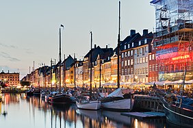 English: Sunset at Nyhavn in Copenhagen, Denmark. Deutsch: Sonnenuntergang am Nyhavn in Kopenhagen, Dänemark.