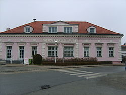 Oberwaltersdorf Gemeindeamt.jpg