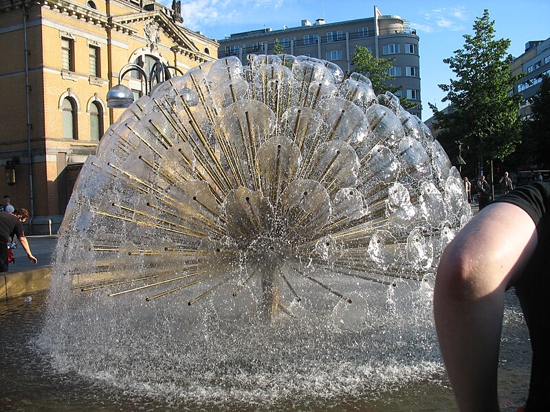 File:Oslo fountain.jpg