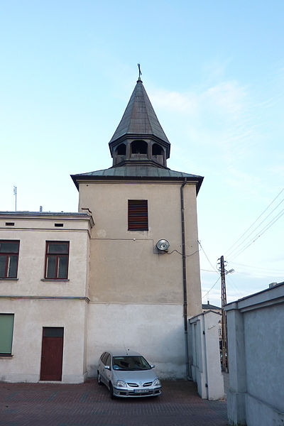 File:PL Piotrkow Trybunalski klasztor dominikanów 05 dzwonnica.jpg