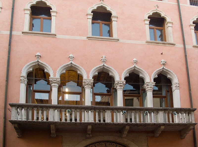 File:Palazzo Thiene cso Palladio-2.jpg