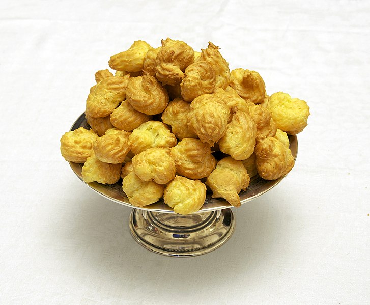 File:Petites gougères apéritif.jpg