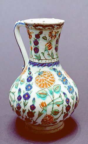 Pitcher Iznik Louvre OA7595.jpg