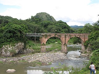 Puente sobre el rio Titihuapa - panoramio.jpg