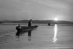 English: Submarine at anchorage Русский: На рейде