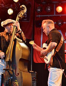 The British Neo-Rockabilly Band Restless beim 825. Hamburger Hafengeburtstag 2014