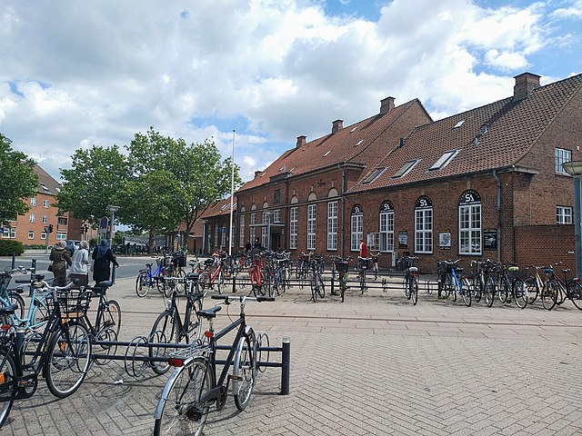 Front facade of Ringsted railway station.