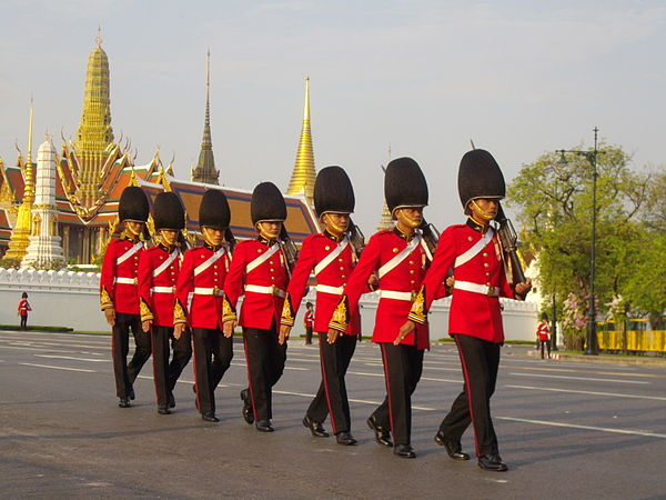 Красная парадная форма. Парадная форма Тайланда. Royal Guard. Инфантерия. Royal Guards of Ethyria.