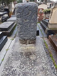 Sépulture au cimetière du Montparnasse.