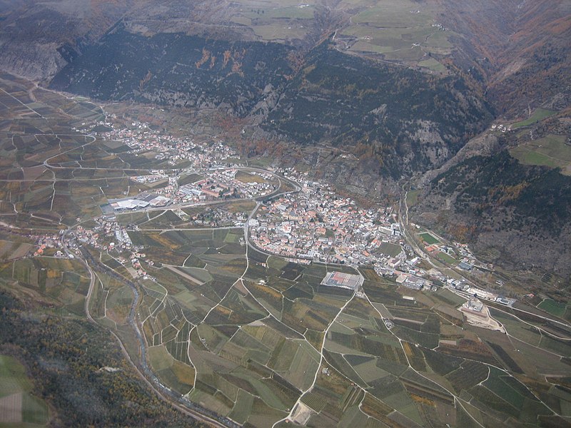 File:Schlanders from the air.jpg