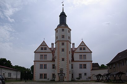 So kommt man zu Schloss Demerthin mit den Öffentlichen - Mehr zum Ort Hier