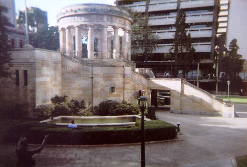 File:ShrineofRembrance-AnzacSquare.jpg