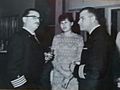 סא"ל יצחק שושן ואשתו אהובה עם ראש מספן ציוד אל"ם יעקב שפי, במהלך אירוע של חיל הים, 1966.