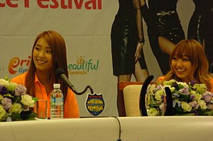 Bora (left) and Hyolyn (right) in 2012