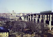 Sundsta gård (nere till vänster) och Skanstullsbron, 1953.