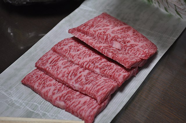 [Image: 640px-Sliced_Matsusaka_wagyu_beef.jpg]