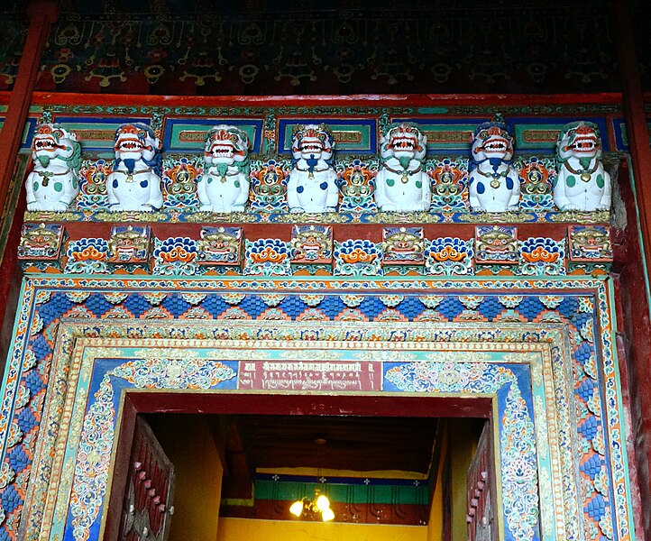 File:Snow Lions above entrance in a Tibetan Monastery on 20 May 2014.jpg