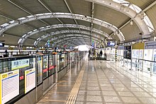 Dazhongsi station southbound platform Southbound platform of L13 Dazhongsi Station (20210307172439).jpg