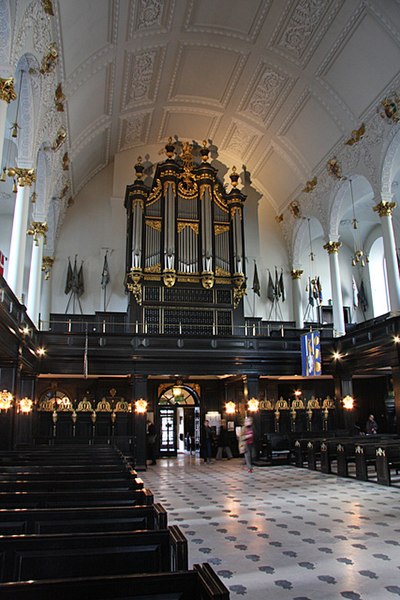 File:St. Clement Danes - geograph.org.uk - 680511.jpg