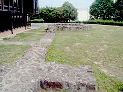 A 12. században épült monostor falának egy maradványa a színház mellett