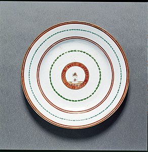 A plate with the Indfødsret pattern