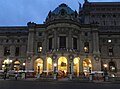 Latus oriens Palatii Garnier, cum L'Opéra Restaurant