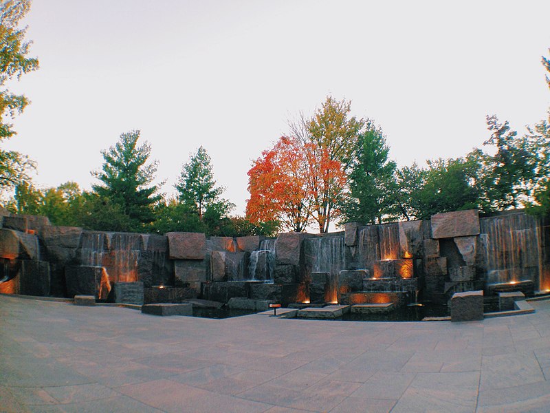 File:The Many Colors of the FDR Memorial.jpg