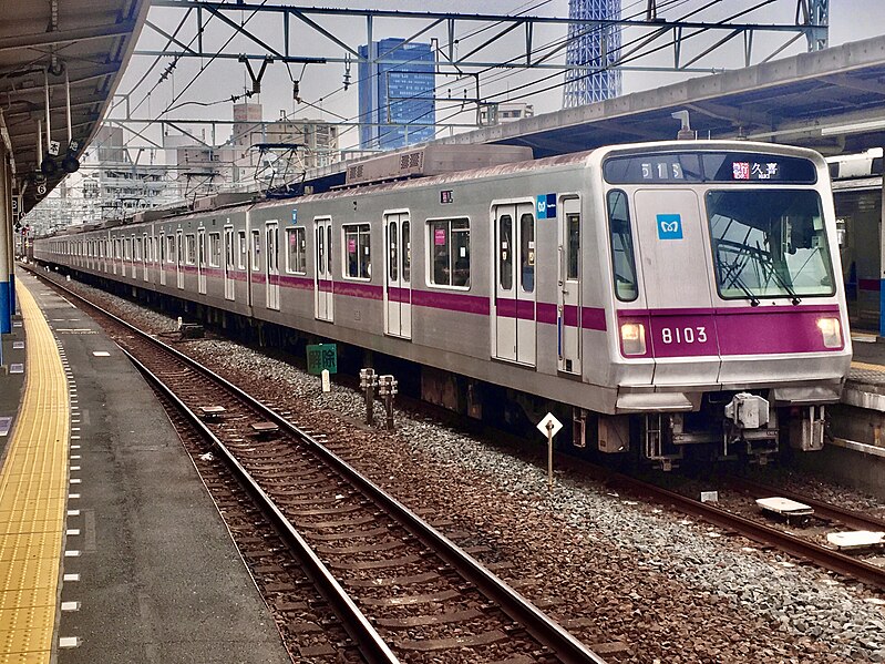 File:Tokyo Metro Series 8000 8103F in Hikifune Station 01.jpg