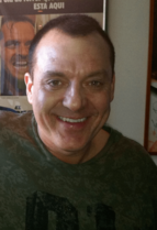 A photograph of Tom Sizemore