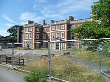 The unoccupied Trent Park House in August 2015. Trent Park House 2 Aug 2015 01.JPG