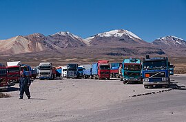 Lastwagen in Chungara - Tambo Quemado.jpg
