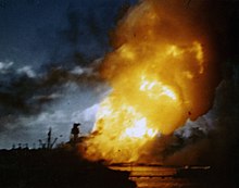 USS Arizona (BB-39) Pearl Harbor'da yanıyor 1941.jpg