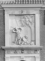 Reliëf boven ingang Pesthuis te Leiden (1660)