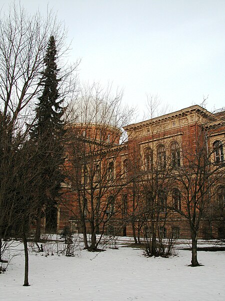 File:Universitaetssternwarte Wien aussen 2.jpg