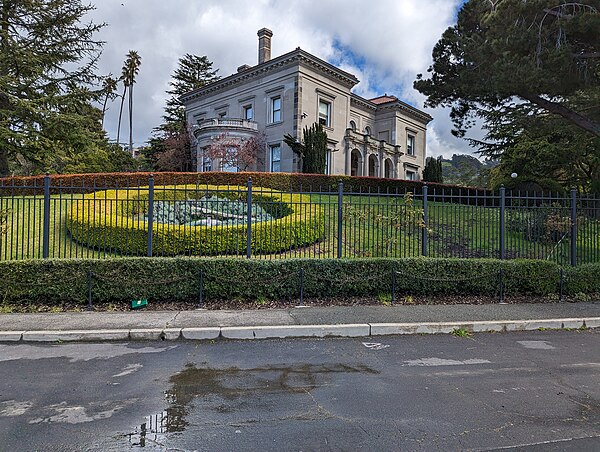 University House and fence (2023)