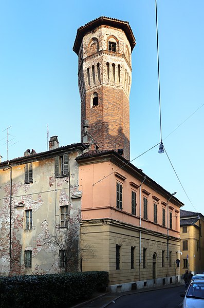 File:Vercelli, palazzo e torre dei vialardi 01.jpg