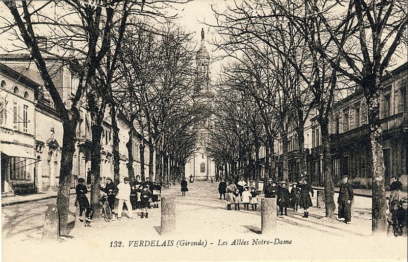 File:Verdelais - Les allées 5.jpg