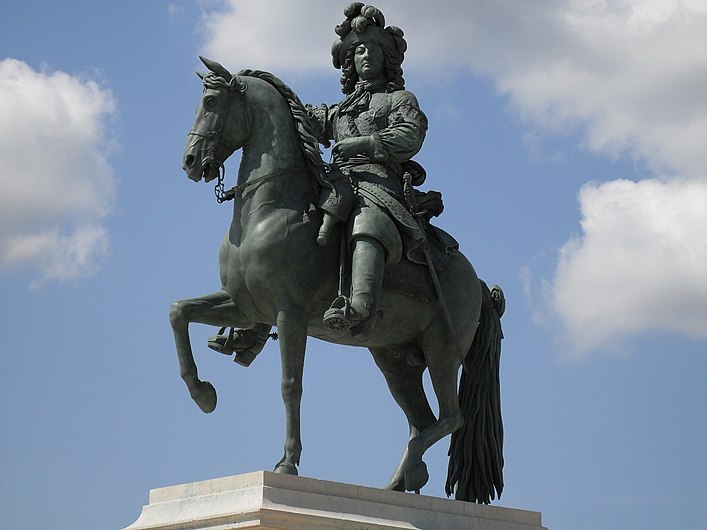 Versailles statue équestre Louis le Grand.jpg